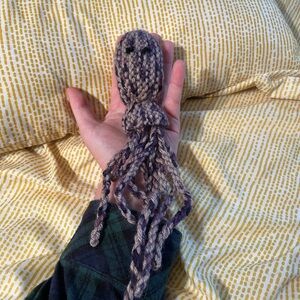 Hand knit Stuffed Squid Toy🦑